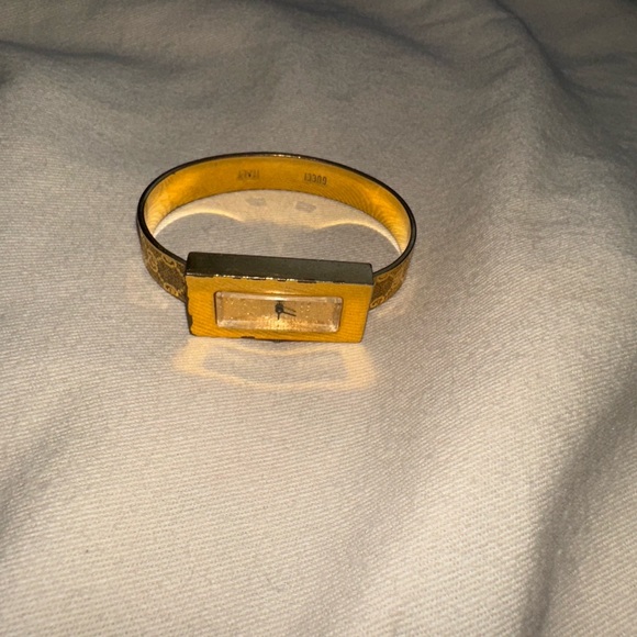 Gucci watch - Picture 5 of 15